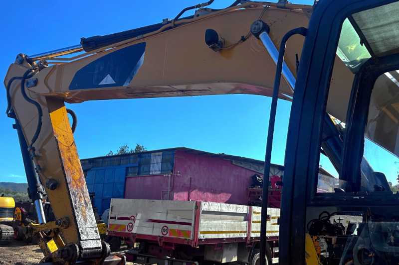 OmecoHub - Immagine CATERPILLAR 323DLN